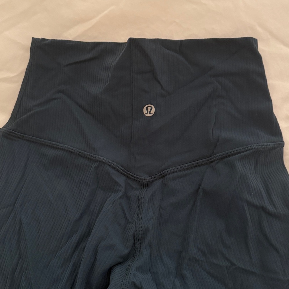 Lululemon Teal Ribbed High-Waisted Leggings. Size 4. - Picture 2 of 5